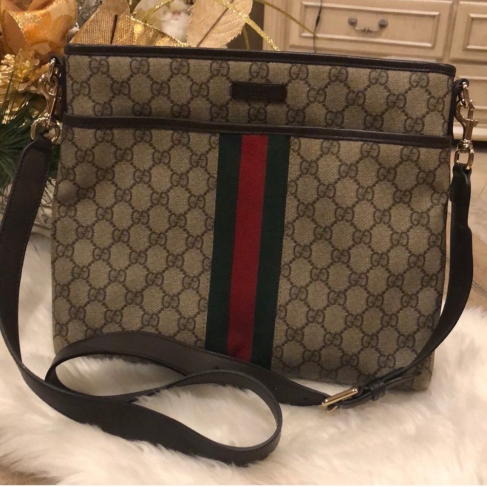 Gucci messenger bag